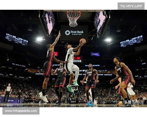 文班亚马NBA杯砍下35分10篮板5助攻5三分5盖帽，创历史纪录